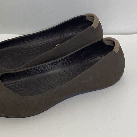 Crocs Women's Brown Marnie Suede Tip Ballet Flat Shoes Size 9 - Picture 4 of 10